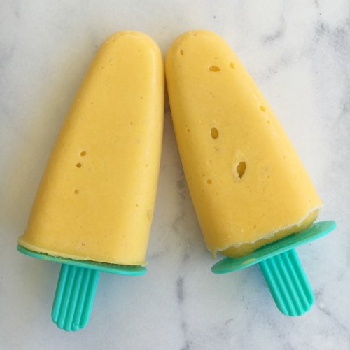Healthy home made mango ice lolly popsicle