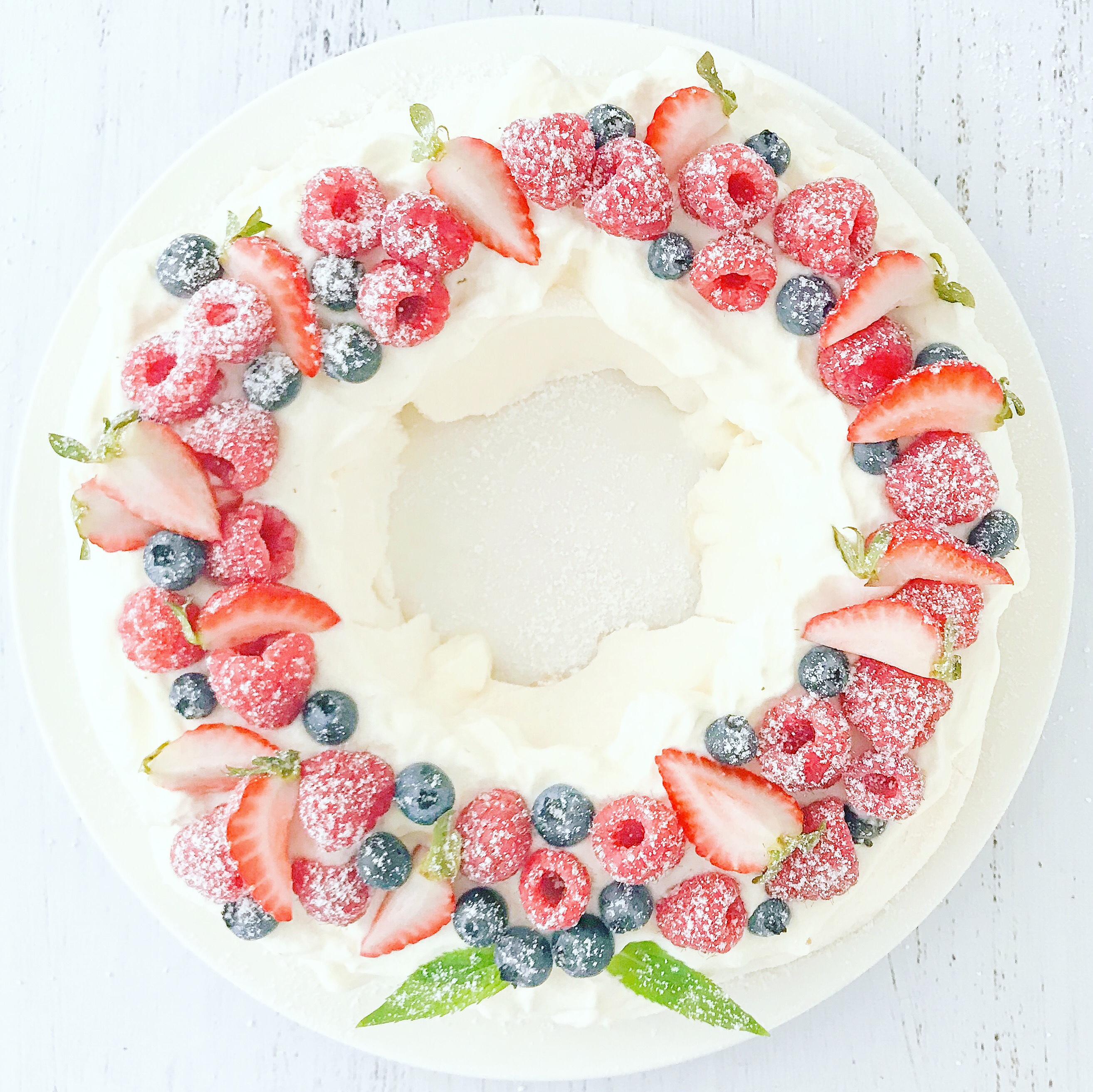 Christmas pavlova wreath